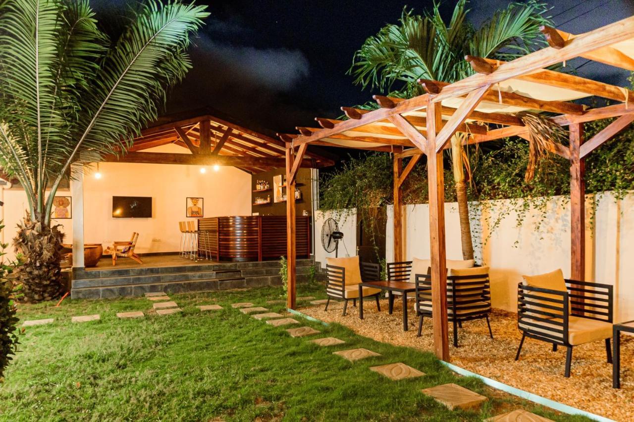 לומה Ahome Guest House & Lounge מראה חיצוני תמונה