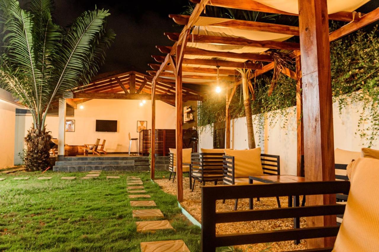 לומה Ahome Guest House & Lounge מראה חיצוני תמונה
