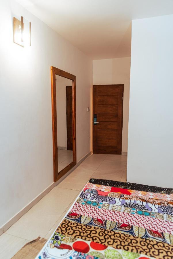 לומה Ahome Guest House & Lounge מראה חיצוני תמונה