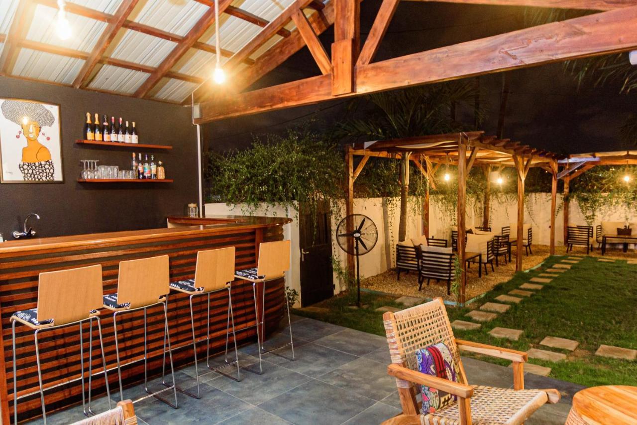 לומה Ahome Guest House & Lounge מראה חיצוני תמונה
