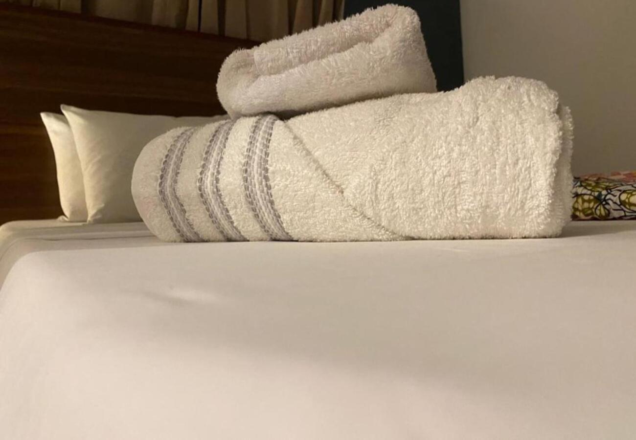 לומה Ahome Guest House & Lounge מראה חיצוני תמונה