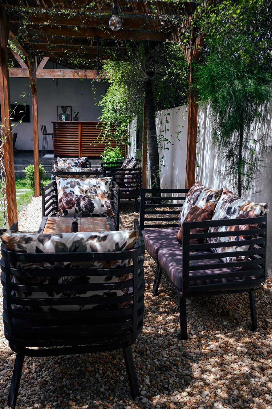 לומה Ahome Guest House & Lounge מראה חיצוני תמונה